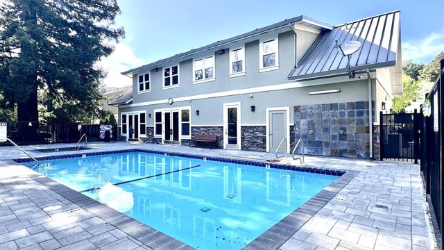 135 Creekside Village Drive, Los Gatos, CA 95032