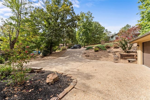 15 Blenheim Lane, Bella Vista, AR 72715