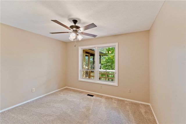 15 Blenheim Lane, Bella Vista, AR 72715