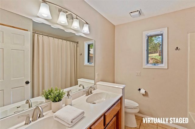 15 Blenheim Lane, Bella Vista, AR 72715