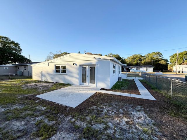 5045 Garner St A, Fort Pierce, FL 34981
