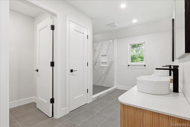 4 Short Path, Nissequogue, NY 11780