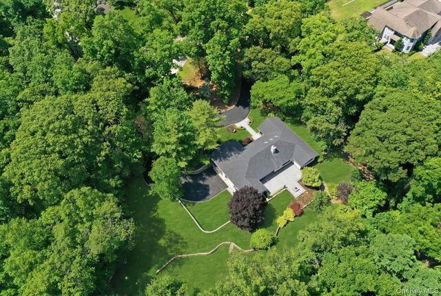 4 Short Path, Nissequogue, NY 11780