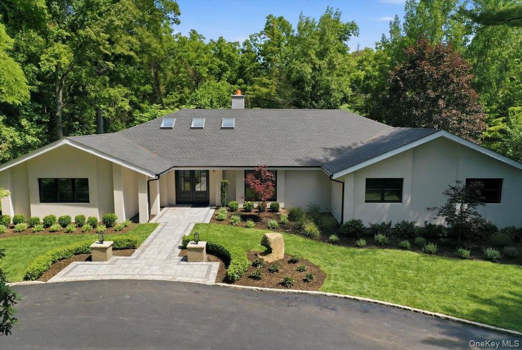 4 Short Path, Nissequogue, NY 11780