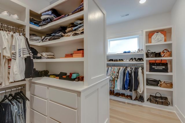 5713 Eaglemont Dr, Murfreesboro, TN 37129