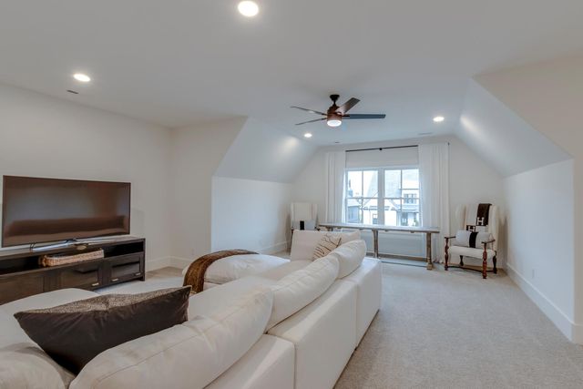 5713 Eaglemont Dr, Murfreesboro, TN 37129