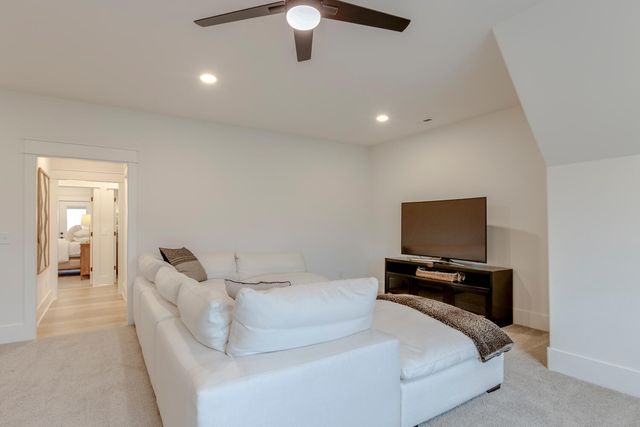 5713 Eaglemont Dr, Murfreesboro, TN 37129