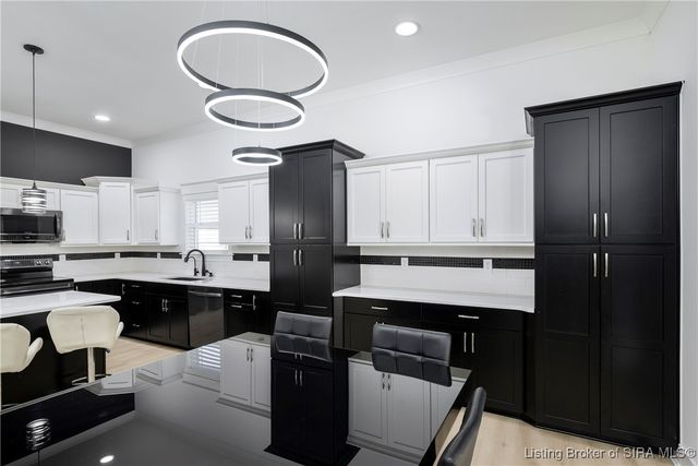 6624 Sunset Loop, Charlestown, IN 47111