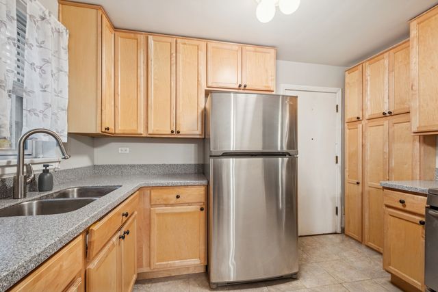 520 Michigan Avenue 1E, Evanston, IL 60202