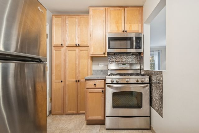 520 Michigan Avenue 1E, Evanston, IL 60202