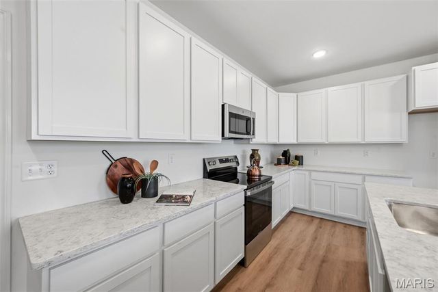 9079 Wilkie Station Street, St Charles, MO 63301