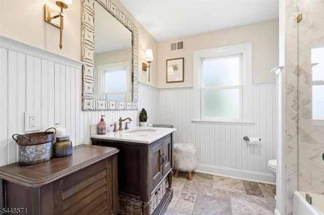 1 Pendleton Ct, Clinton Twp., NJ 08801