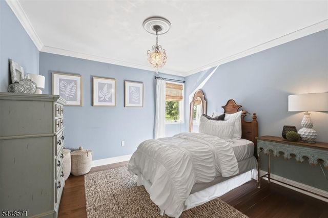 1 Pendleton Ct, Clinton Twp., NJ 08801