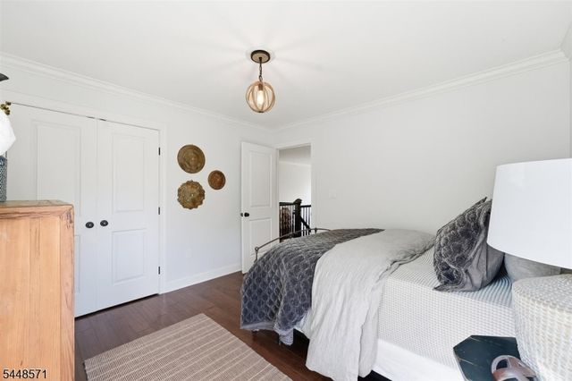 1 Pendleton Ct, Clinton Twp., NJ 08801