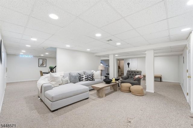 1 Pendleton Ct, Clinton Twp., NJ 08801