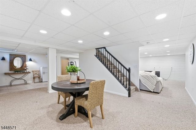 1 Pendleton Ct, Clinton Twp., NJ 08801