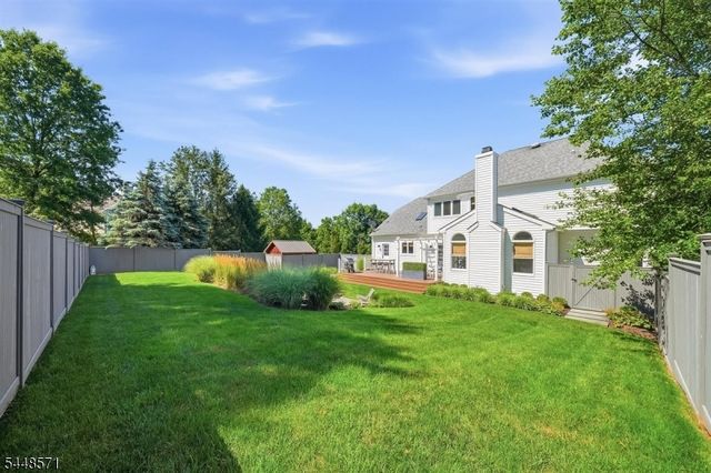 1 Pendleton Ct, Clinton Twp., NJ 08801