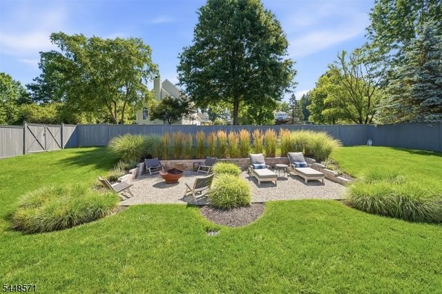 1 Pendleton Ct, Clinton Twp., NJ 08801