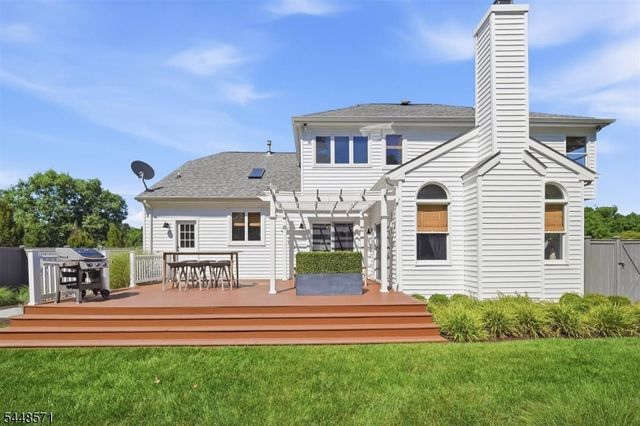 1 Pendleton Ct, Clinton Twp., NJ 08801