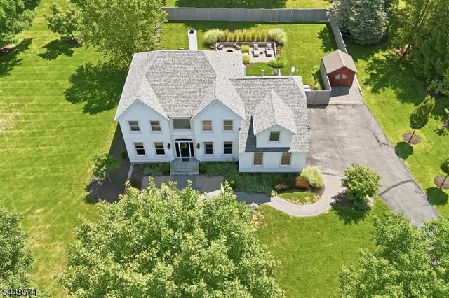 1 Pendleton Ct, Clinton Twp., NJ 08801