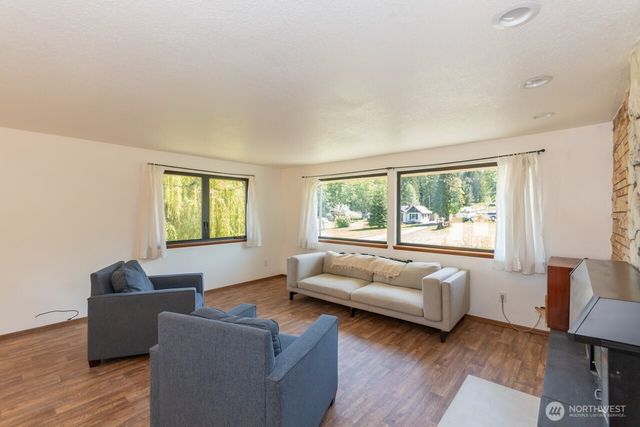 63 E Arnette Road, Port Angeles, WA 98362