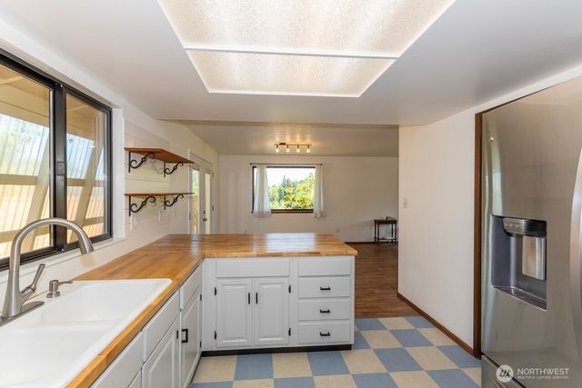63 E Arnette Road, Port Angeles, WA 98362