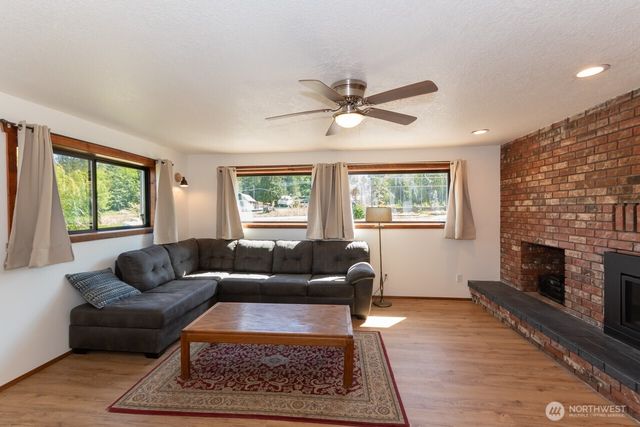 63 E Arnette Road, Port Angeles, WA 98362