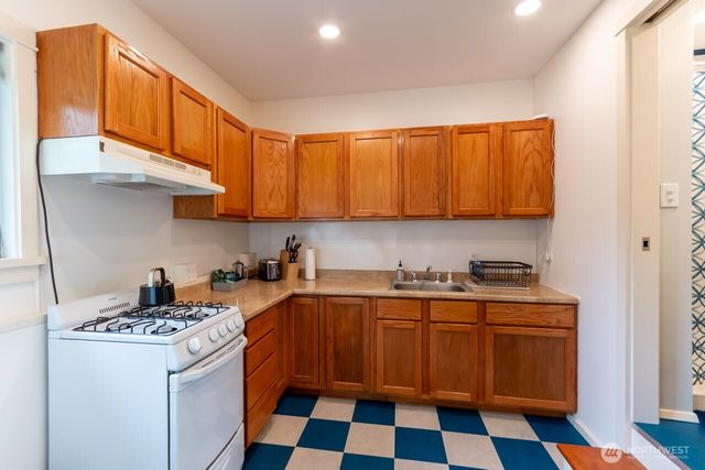 63 E Arnette Road, Port Angeles, WA 98362