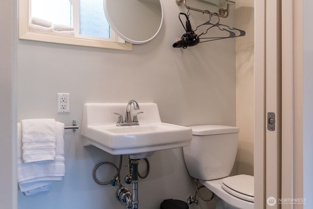 63 E Arnette Road, Port Angeles, WA 98362