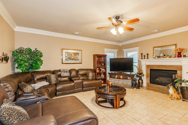 3924 Commonwealth Dr, Bryant, AR 72022