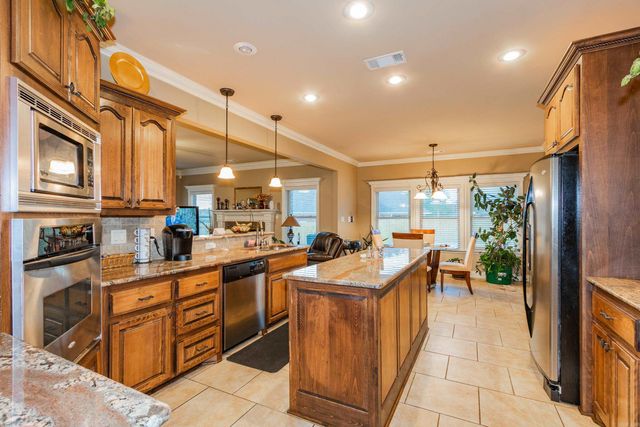 3924 Commonwealth Dr, Bryant, AR 72022