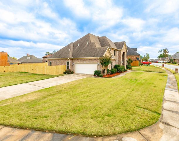 3924 Commonwealth Dr, Bryant, AR 72022