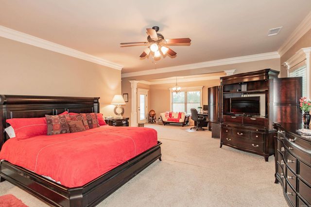 3924 Commonwealth Dr, Bryant, AR 72022