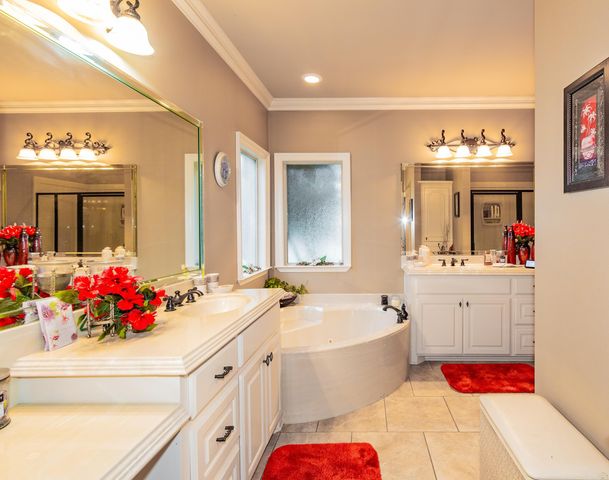 3924 Commonwealth Dr, Bryant, AR 72022