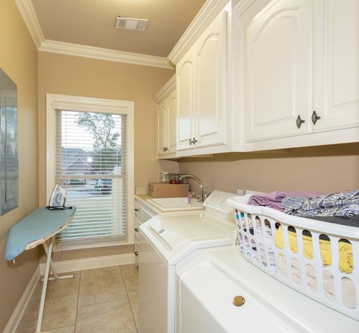 3924 Commonwealth Dr, Bryant, AR 72022