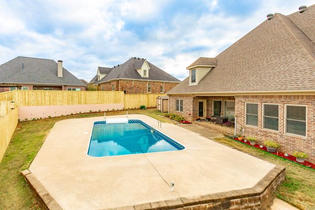 3924 Commonwealth Dr, Bryant, AR 72022
