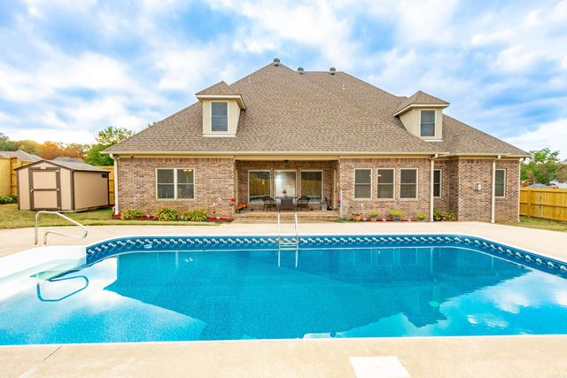 3924 Commonwealth Dr, Bryant, AR 72022