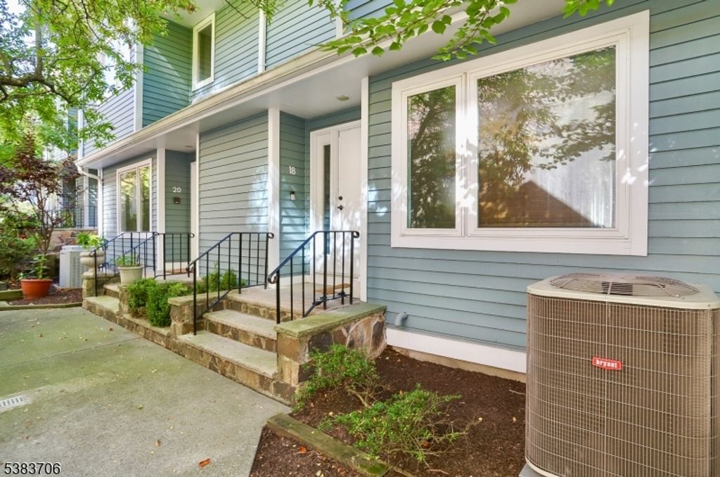 18 Skyview Ter, Clifton City, NJ 07013