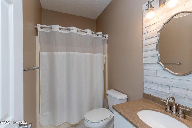 142 Overlook Drive, West End, NC 27376