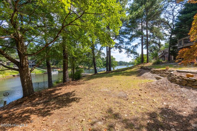 142 Overlook Drive, West End, NC 27376