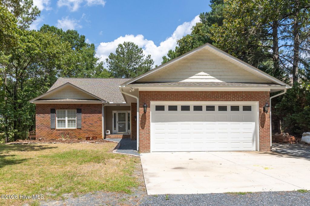 142 Overlook Drive, West End, NC 27376