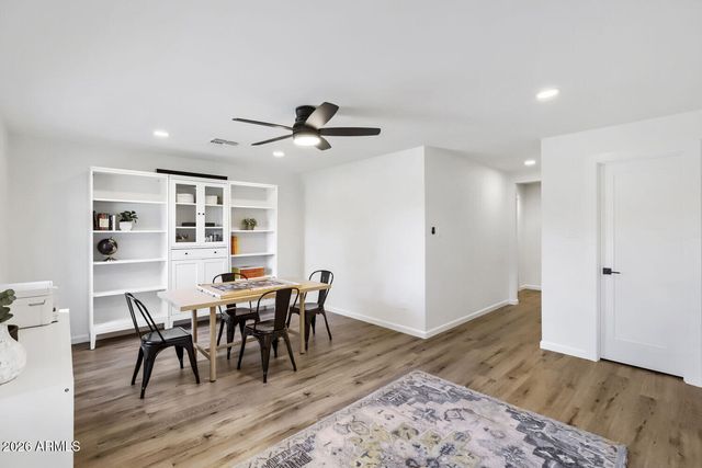 4111 W PARADISE Lane, Phoenix, AZ 85053