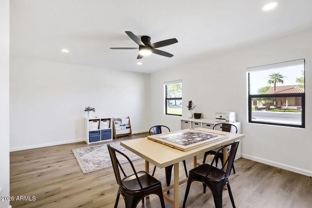 4111 W PARADISE Lane, Phoenix, AZ 85053