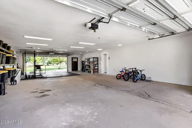 4111 W PARADISE Lane, Phoenix, AZ 85053
