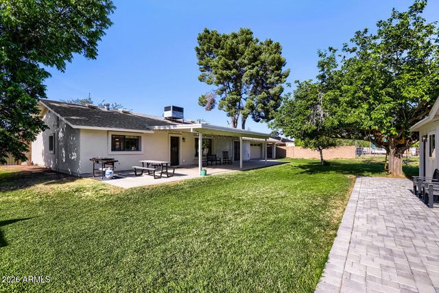 4111 W PARADISE Lane, Phoenix, AZ 85053