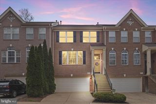 20660 MUDDY HARBOUR SQ, Sterling, VA 20165