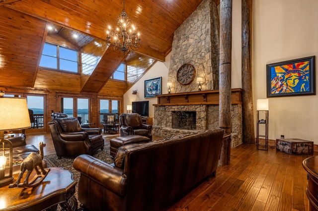 260 Lakeside Lodge Lane, Spring City, TN 37381