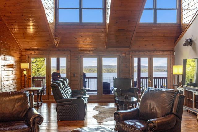 260 Lakeside Lodge Lane, Spring City, TN 37381