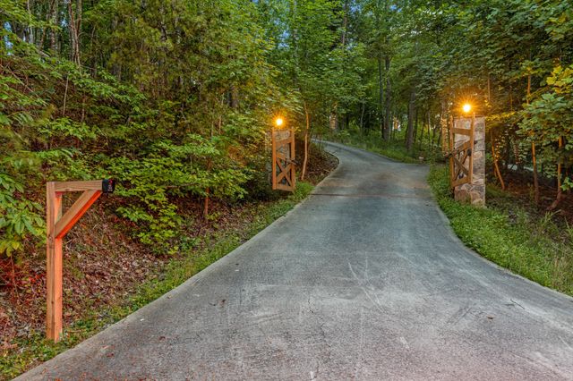 260 Lakeside Lodge Lane, Spring City, TN 37381