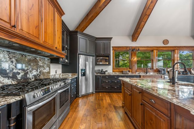 260 Lakeside Lodge Lane, Spring City, TN 37381